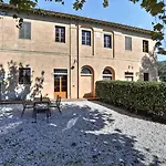 Gospodarstwo agroturystyczne Rosselmini Calci